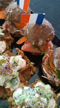 petit hamburger du Restaurant de plats à emporter Les deux pieds sous la table à Langrune-sur-Mer - n°5