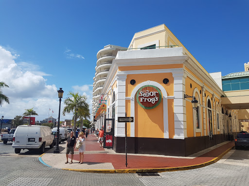 Bars for singles in San Juan