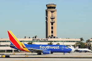 FLL aircraft viewing area image