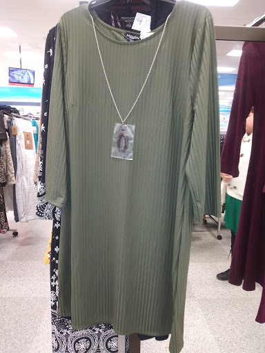 Shopping Mall «Washington Square Mall.», reviews and photos, 4849 W North Ave, Chicago, IL 60639, USA