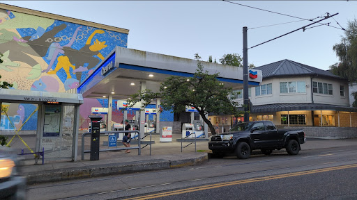 Chevron, 2110 NW Lovejoy St, Portland, OR 97210, USA, 