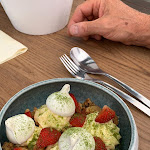 Photo n° 6 de l'avis de Vincent.a fait le 20/07/2021 à 12:57 pour Les passantes à Houlgate