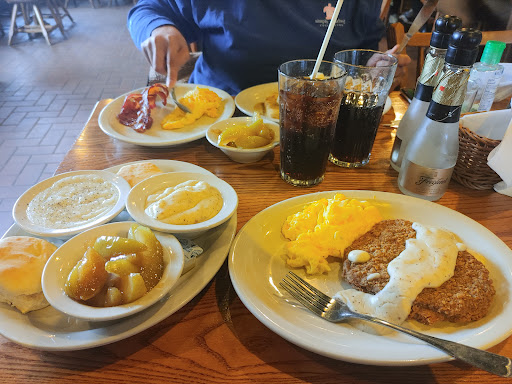 American Restaurant «Cracker Barrel Old Country Store», reviews and photos, 3701 Elmsley Ct, Greensboro, NC 27406, USA