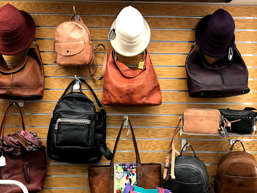 Gift Shop «Quilts Unlimited/ J. Fenton Gifts», reviews and photos, 118 E Main St, Charlottesville, VA 22902, USA