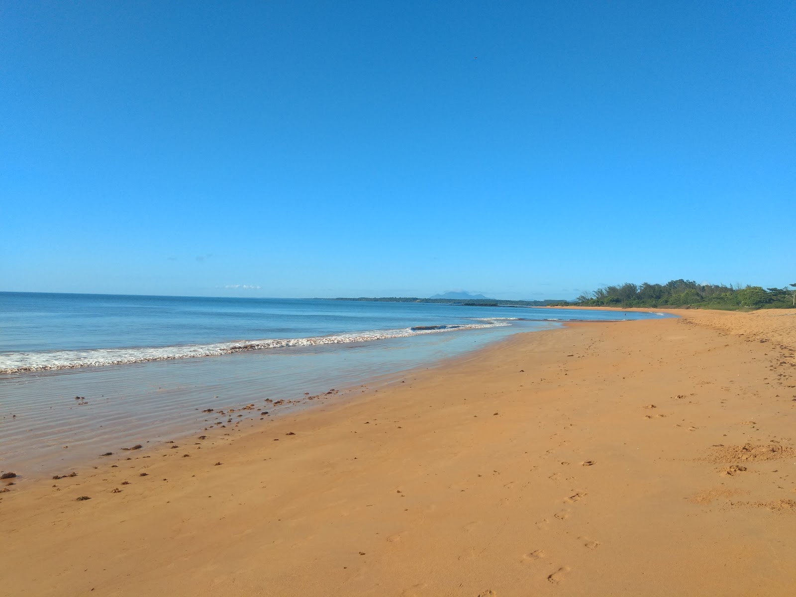 Φωτογραφία του Παραλία Σάουε με φωτεινή άμμος επιφάνεια