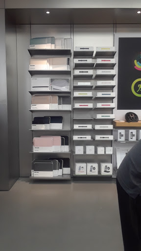 Computer Store «Apple Short Pump Town Center», reviews and photos, 11800 W Broad St, Henrico, VA 23233, USA