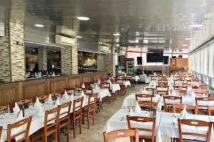 Bar Restaurant Emperador image