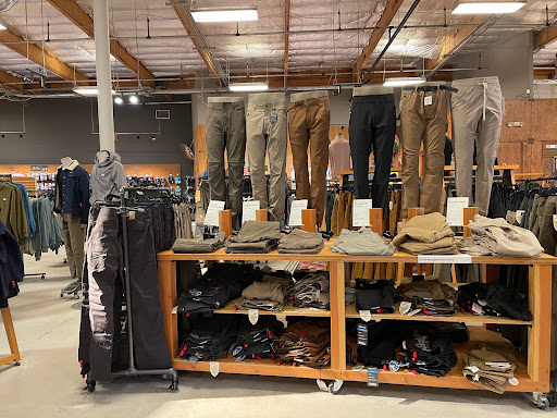 Camping Store «REI», reviews and photos, 400 El Paseo de Saratoga, San Jose, CA 95130, USA