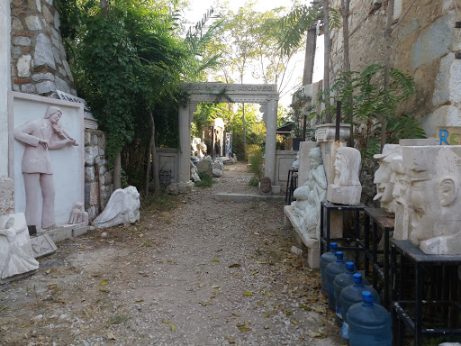 Saklı Bahçe Heykel Atölyesi