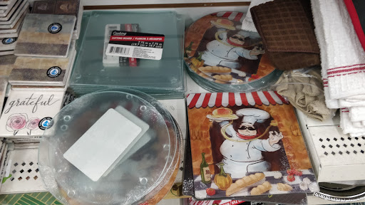 Dollar Store «Dollar Tree», reviews and photos, 1379 Ulster Ave, Kingston, NY 12401, USA