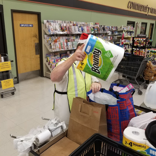 Grocery Store «Family Fresh Market», reviews and photos, 2351 Coulee Rd, Hudson, WI 54016, USA