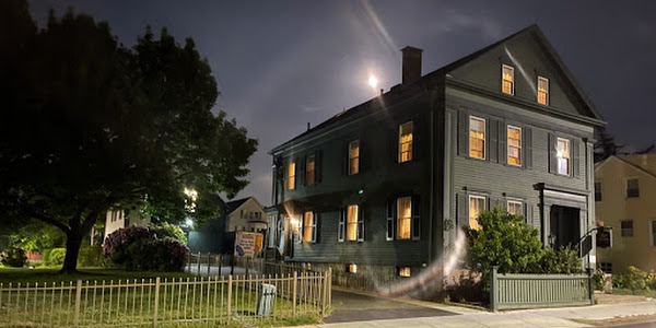 Lizzie Borden House (A Bed and Breakfast & Museum)