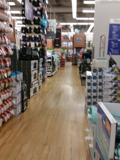 Department Store «Bed Bath & Beyond», reviews and photos, 251 E Main St, Elmsford, NY 10523, USA