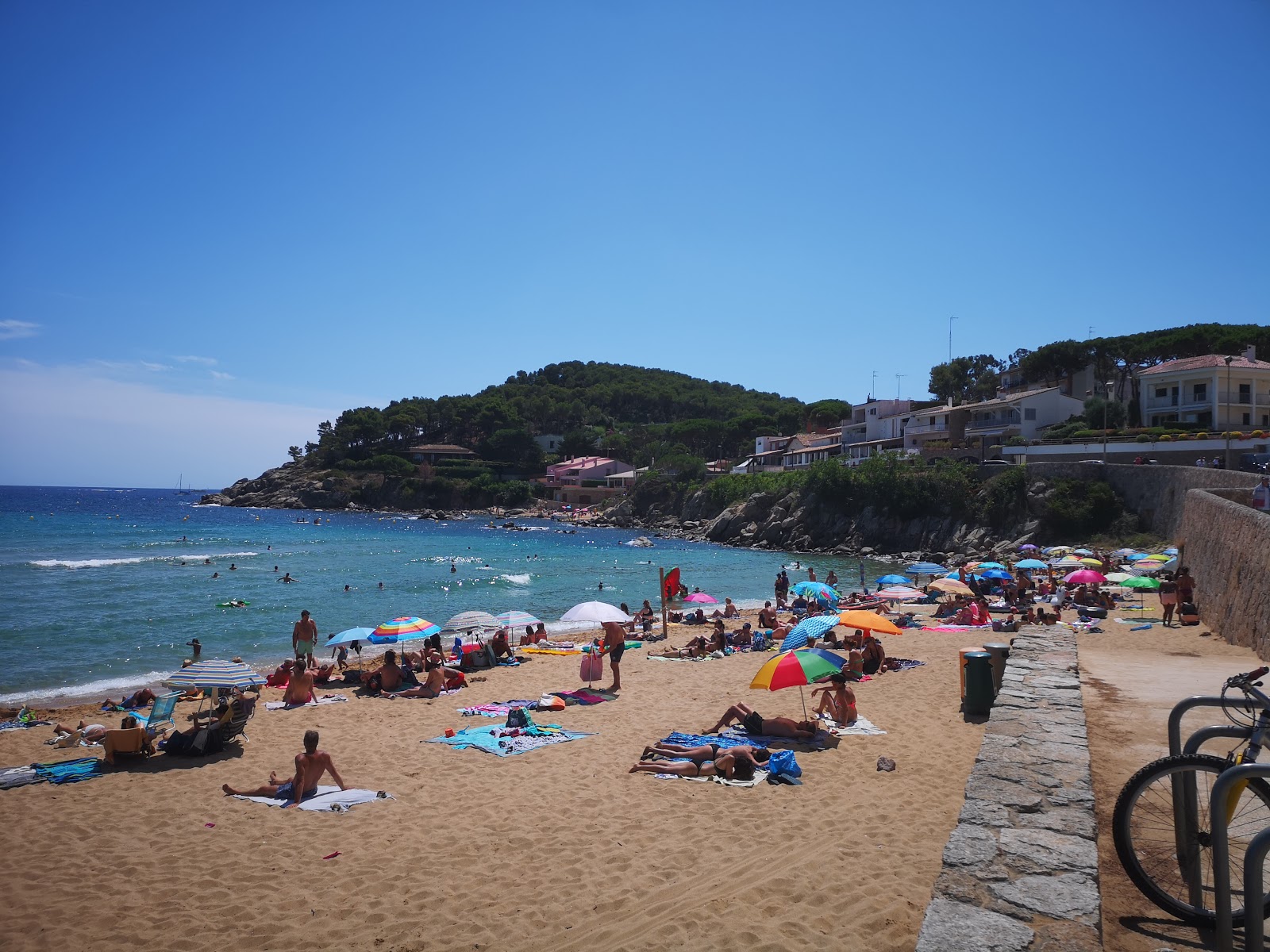 Fotografie cu Plaja La Fosca - locul popular printre cunoscătorii de relaxare