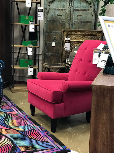 Furniture Store «The Dump Furniture Outlet», reviews and photos, 801 N Military Hwy, Norfolk, VA 23502, USA