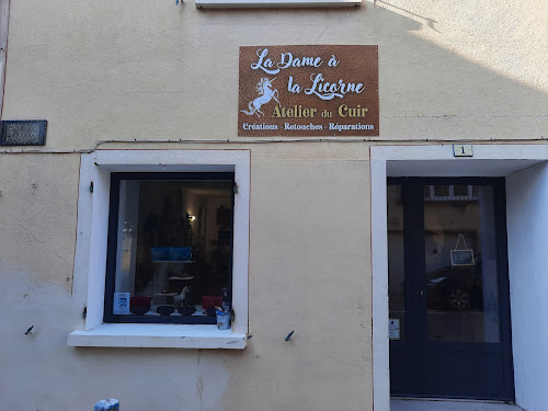 Atelier, Boutique Cuir - La Dame à la Licorne - Riefa Lara à Saint-Quentin-la-Poterie