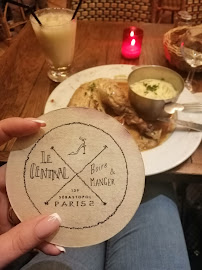Plats et boissons du Restaurant français Le Central à Paris - n°9