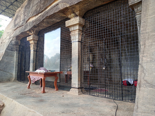 Gal Viharaya by null