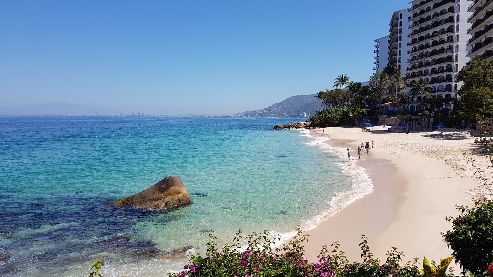 Foto de Gemelas beach con arena beige superficie