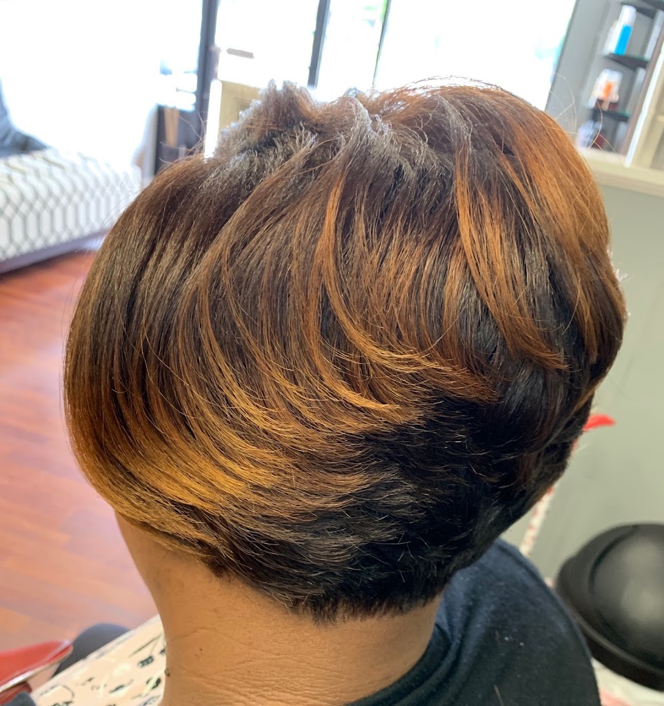 Signature Salon 27215