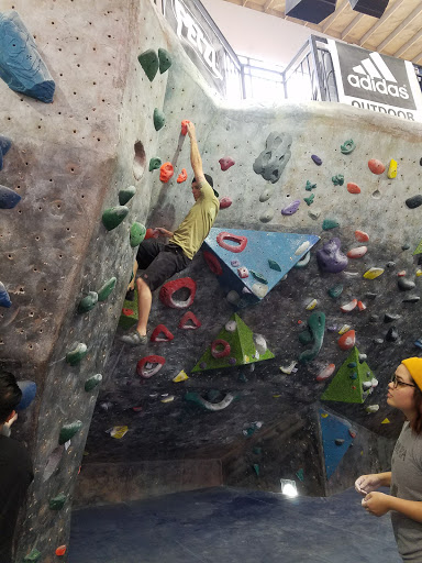 Gym «Hangar 18 Indoor Climbing Gym - Upland», reviews and photos, 256 E Stowell St, Upland, CA 91786, USA