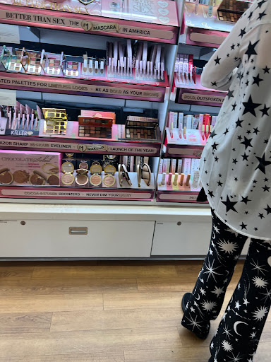 Hair Salon «Ulta Beauty», reviews and photos, 1606 Village Market Blvd SE #130, Leesburg, VA 20175, USA