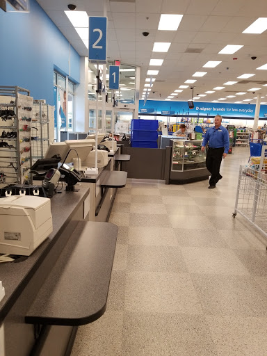 Clothing Store «Ross Dress for Less», reviews and photos, 1720 Douglas Rd, Oswego, IL 60543, USA