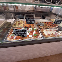 Atmosphère du Pizzeria Casa Roma Pizza al taglio à Cassis - n°5