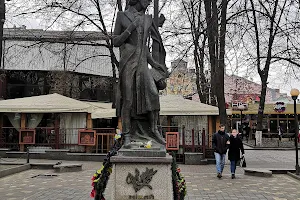 Mihai Eminescu monument image