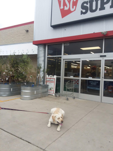 Home Improvement Store «Tractor Supply Co.», reviews and photos, 1341 S Main Ave #380, Scranton, PA 18504, USA