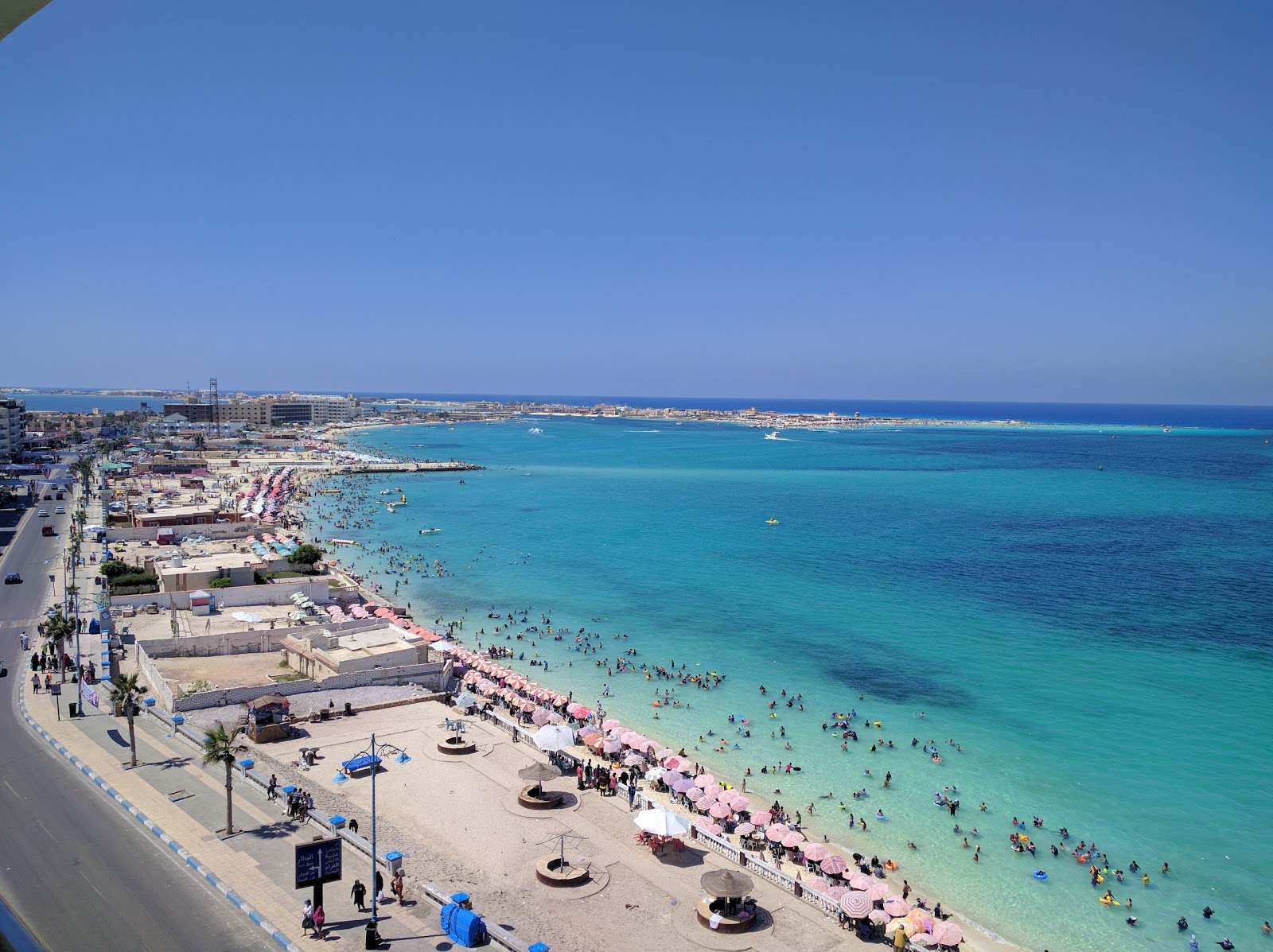 Foto de Ledo Beach con arena beige superficie