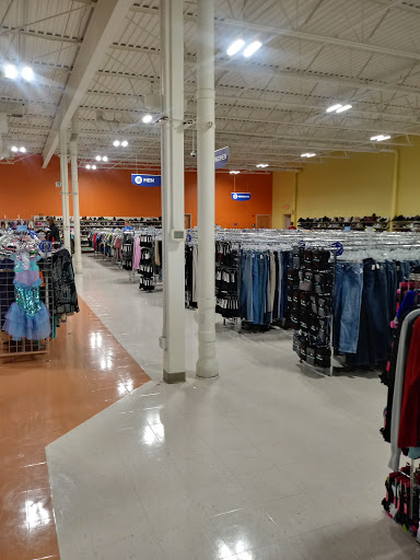 Thrift Store «Goodwill - Eagan», reviews and photos, 1247 Northwood Pkwy, Eagan, MN 55121, USA