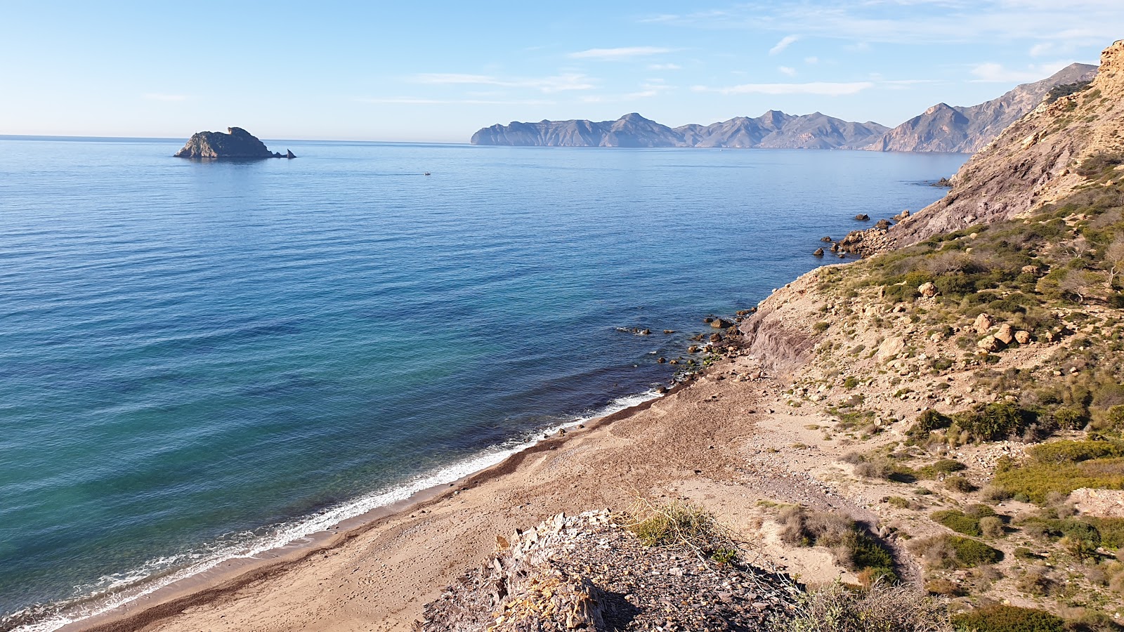 Foto de Playa de Fatares com água turquesa superfície