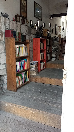 Librería Oniros