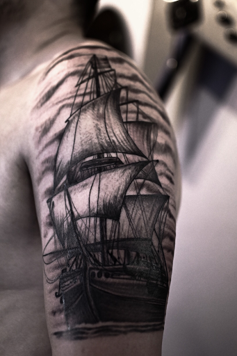 Tattoo Shop «Heavy Water Tattoo», reviews and photos, 22606 E Cliff Dr, Santa Cruz, CA 95062, USA