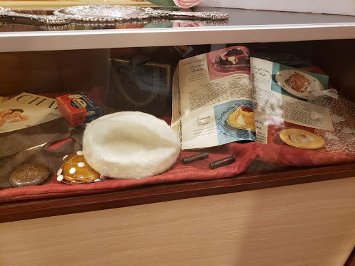 Cosmetics Store «Besame Cosmetics», reviews and photos, 3505 W Magnolia Blvd, Burbank, CA 91505, USA