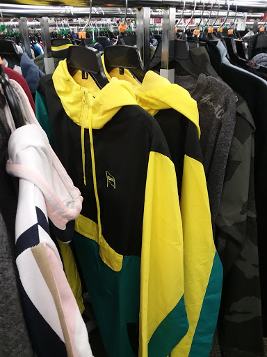 Clothing Store «Burlington Coat Factory», reviews and photos, 250 S Randall Rd, Elgin, IL 60123, USA