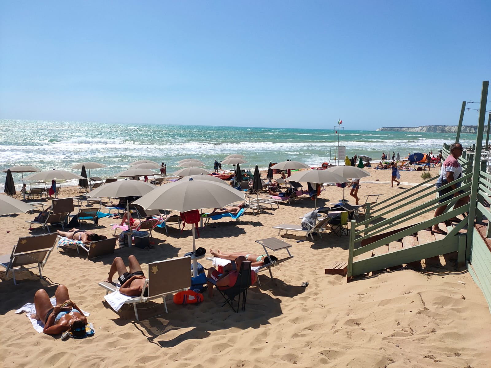 Foto von Spiaggia di Bovo Marina - beliebter Ort unter Entspannungskennern