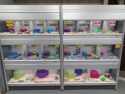 Pet Supply Store «Pet Expo Distributors», reviews and photos, 1800 Adams St, Mankato, MN 56001, USA