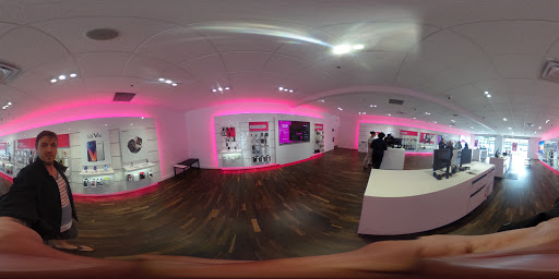 Cell Phone Store «T-Mobile», reviews and photos, 2427 S Hwy 27, Clermont, FL 34711, USA