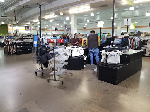 Thrift Store «Country Club & Southern Goodwill Retail Store & Donation Center», reviews and photos, 1046 S Country Club Dr, Mesa, AZ 85210, USA