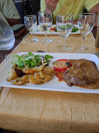 Plats et boissons du Restaurant Le Grillon à Chabrignac - n°1