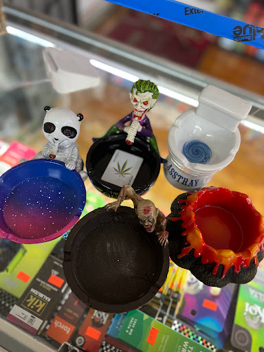 Tobacco Shop «Naga smoke shop», reviews and photos, 7540 N Dale Mabry Hwy, Tampa, FL 33614, USA