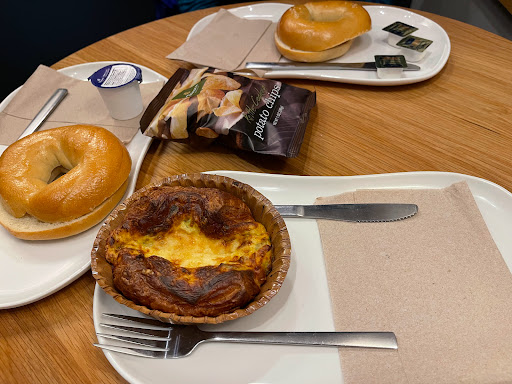 Shopping Mall «Barracks Rd Shopping Center», reviews and photos, 1117 Emmet St N, Charlottesville, VA 22903, USA