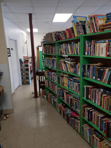 Book Store «Dead Tree Books», reviews and photos, 5645 S Flores St #105, San Antonio, TX 78214, USA