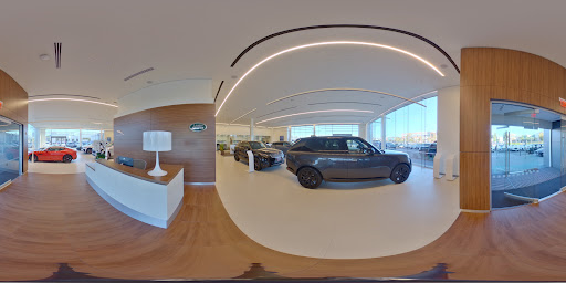 Land Rover Woodland Hills image