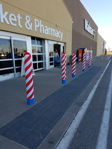 Department Store «Walmart Supercenter», reviews and photos, 415 Industrial Ave, Grinnell, IA 50112, USA