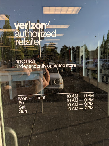Cell Phone Store «Verizon Authorized Retailer - A Wireless», reviews and photos, 4410 SE 82nd Ave #3000, Portland, OR 97266, USA