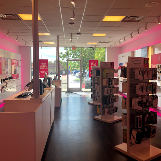 Cell Phone Store «T-Mobile», reviews and photos, 1921 Sheridan Blvd, Edgewater, CO 80214, USA