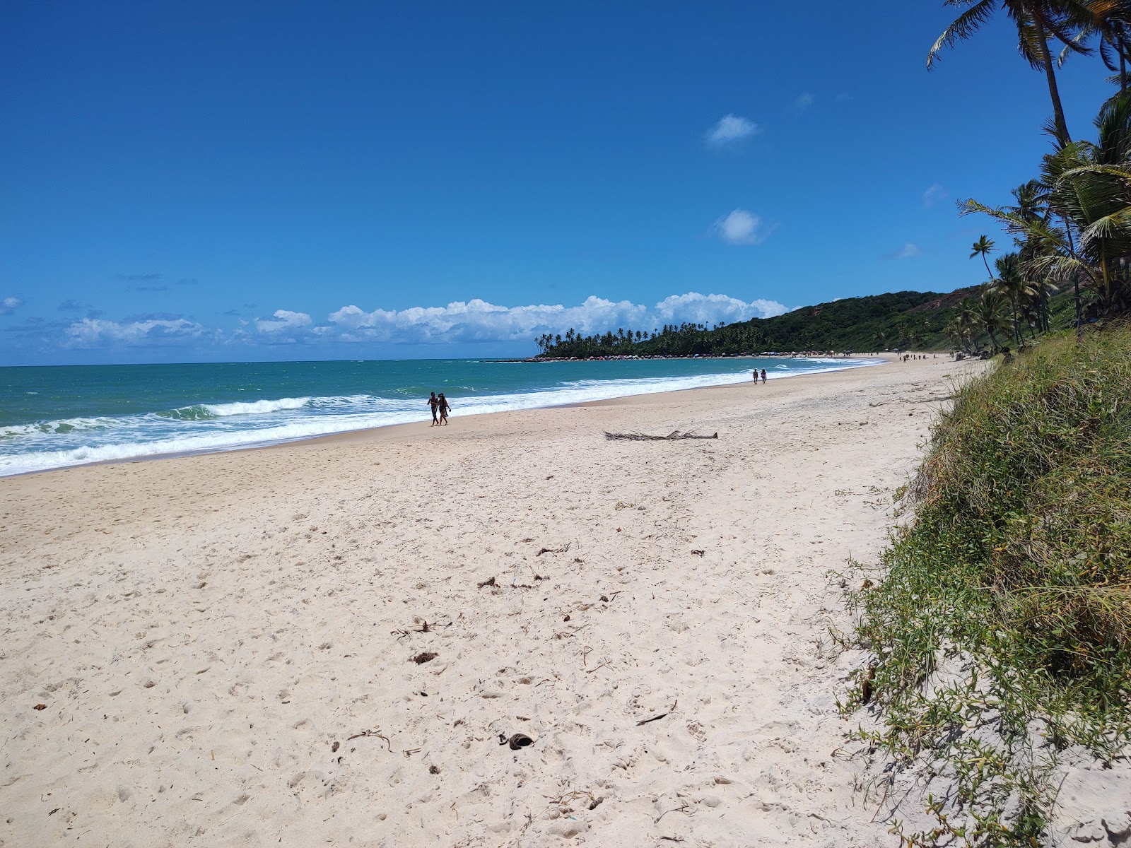 Photo de Prainha de Coqueirinho avec l'eau cristalline de surface